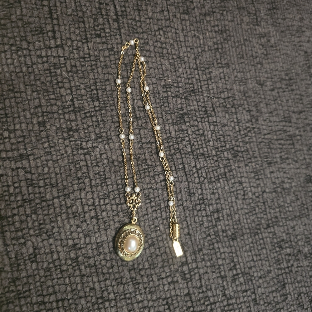 1928 | Stamped Faux Pearl Locket